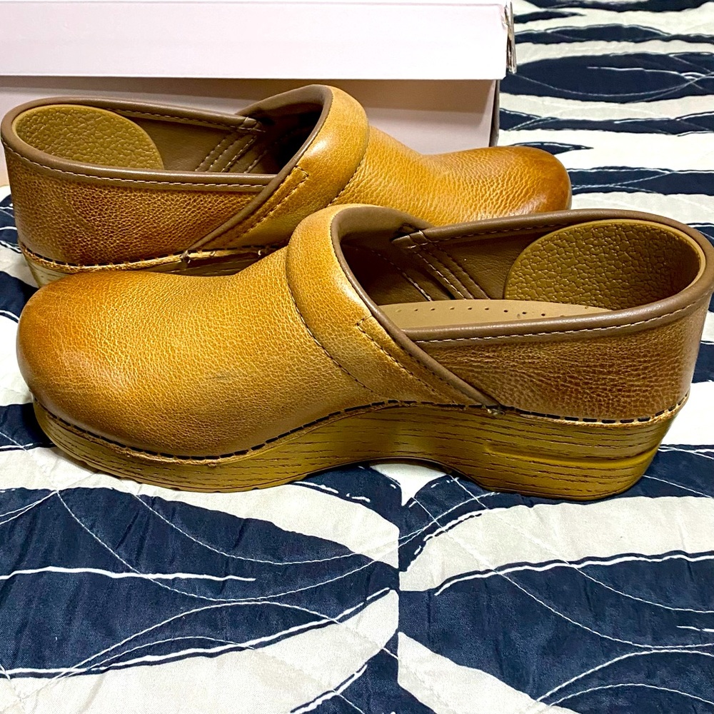 COPY - Brown Dansko